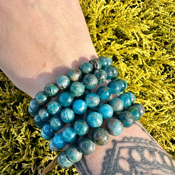 9mm Apatite Beaded Bracelet - Picture 8 of 8